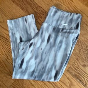 Cropped Nike Leggings